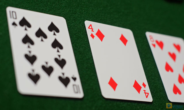 Although Limit Hold'em is no longer as popular, if you are looking to learn this older game variation, Winning Low Limit Hold'em is an excellent choice